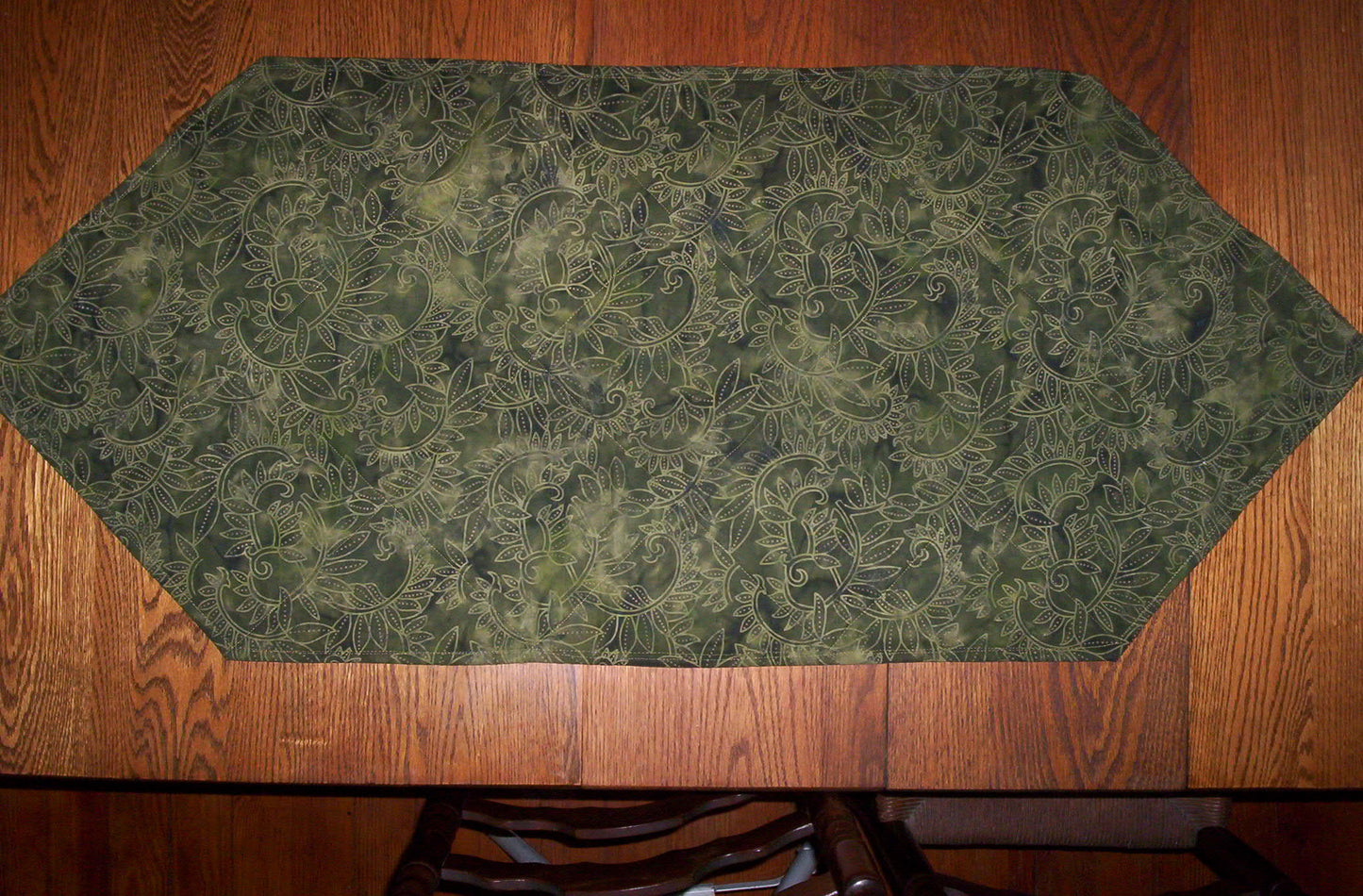 Green and Gold Squared Table Runner